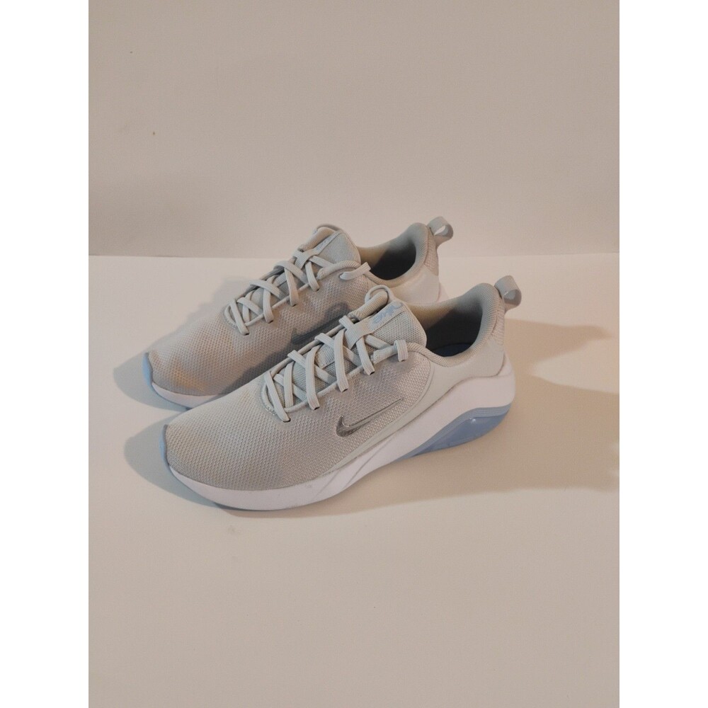 Women's Nike Bella 7 Women's Training Shoes Size 8  1/2  W